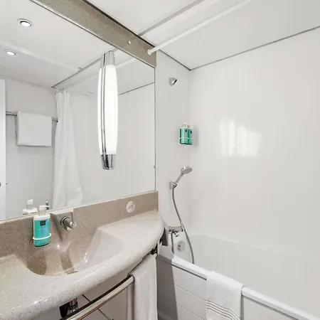 Novotel Paris Est Hotel 4*