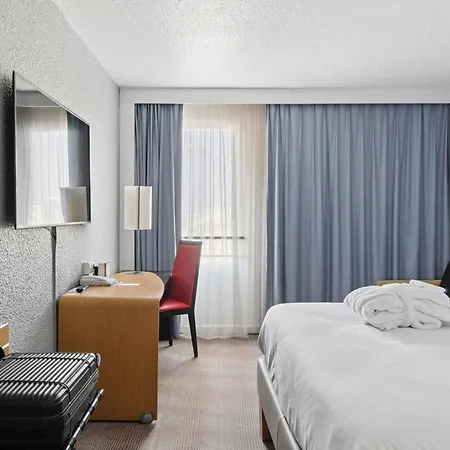 Novotel Paris Est Hotel 4*