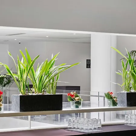 Novotel Paris Est Centre De Conference 4*