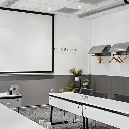 Novotel Paris Est Centre De Conference 4*
