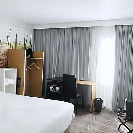 Novotel Paris Est Centre De Conference Hotel