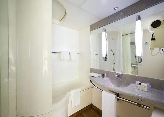 Novotel Paris Est Centre De Conference 4*