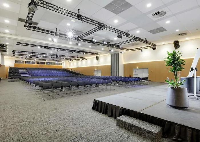 Novotel Paris Est Centre De Conference Otel 4*